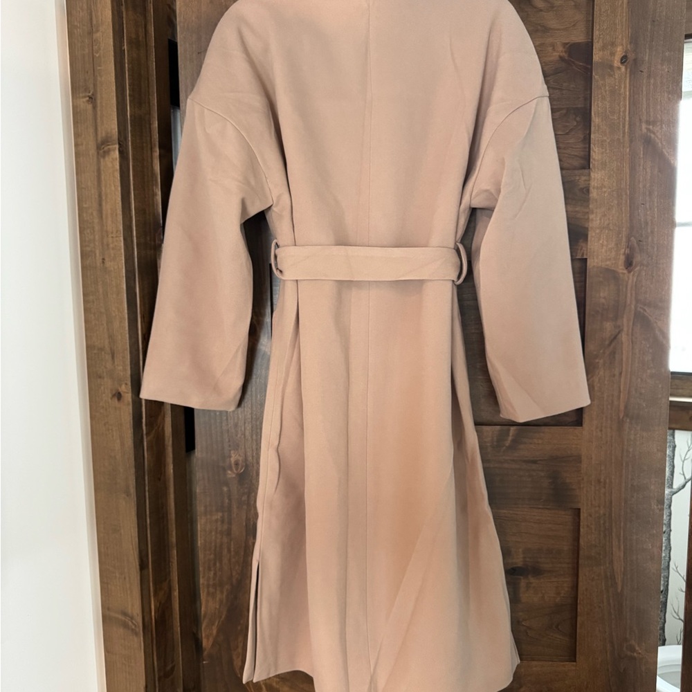 Elegant Tan Trench Coat - Picture 3 of 4